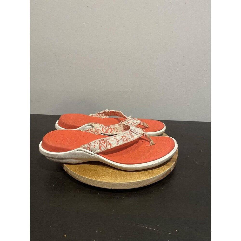 Crocs Capri V Flip Flop Sandals Womens 9 Orange Paisley Tropical Comfort Shoe